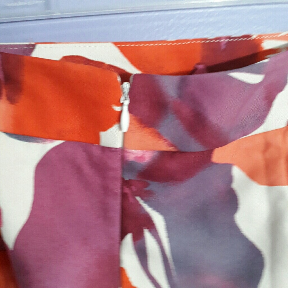 Ann Taylor Loft Women's Size 12 Floral Skirt - Picture 7 of 8